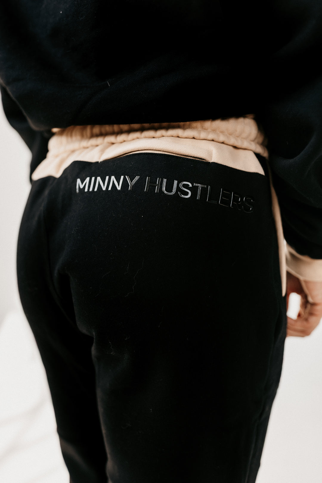 Hustlers Relaxed Lounge Sweat Pants [BLACK]