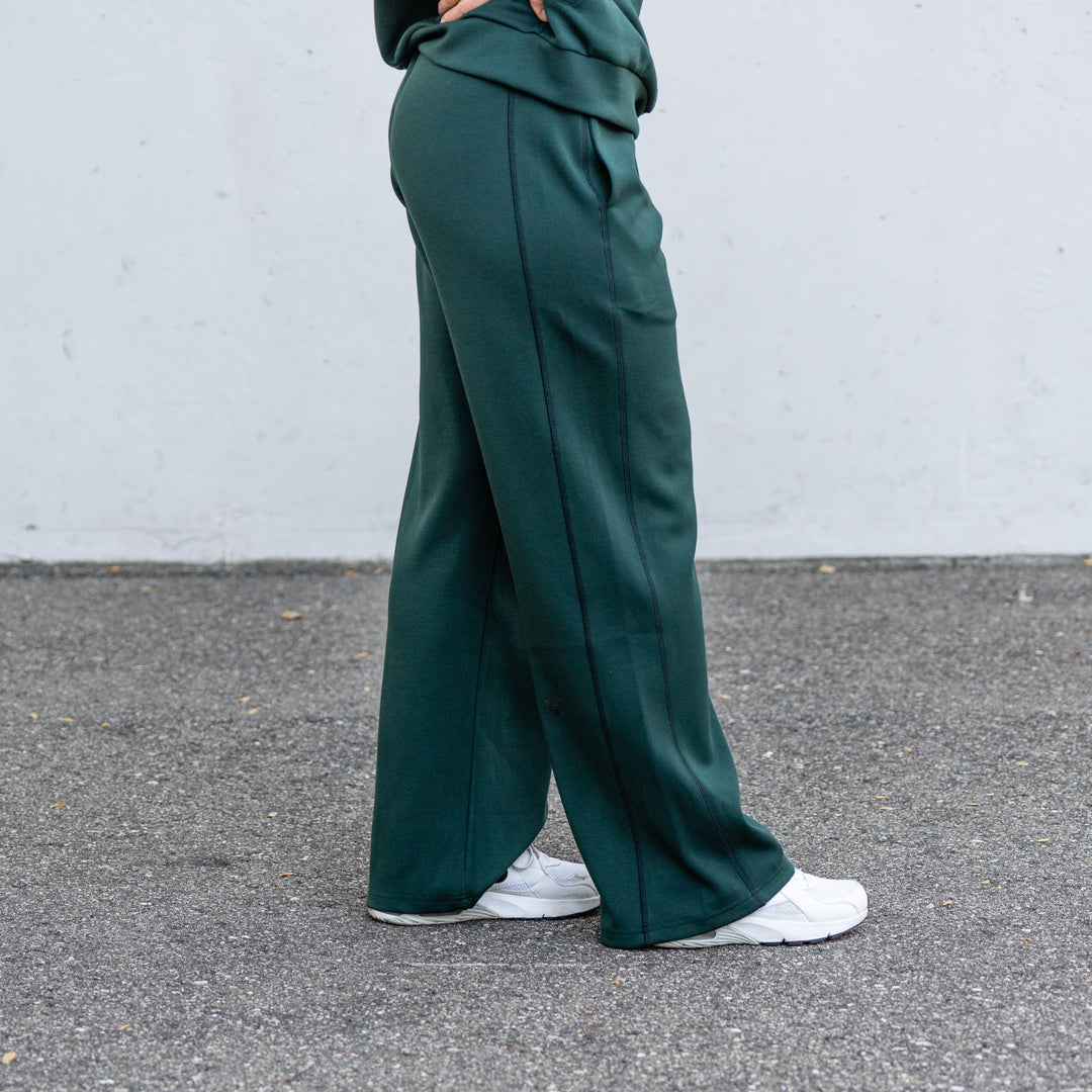 Aura Women’s Flare Sweats [EMERALD]