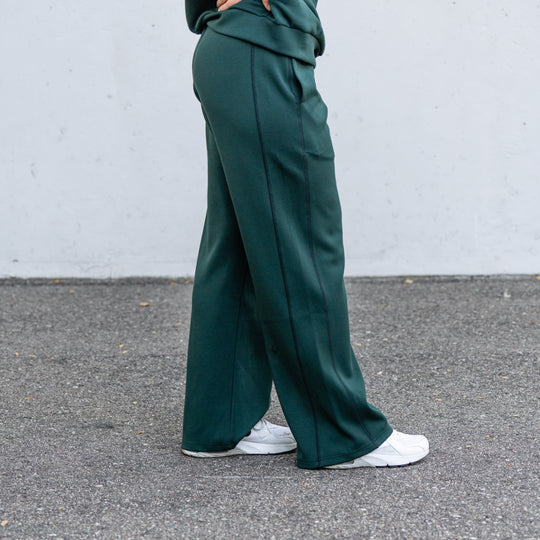 Aura Women’s Flare Sweats [EMERALD]