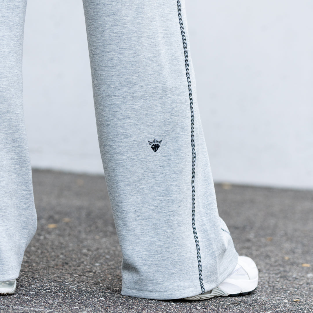 Aura Women’s Flare Sweats [ATHLETIC HEATHER]