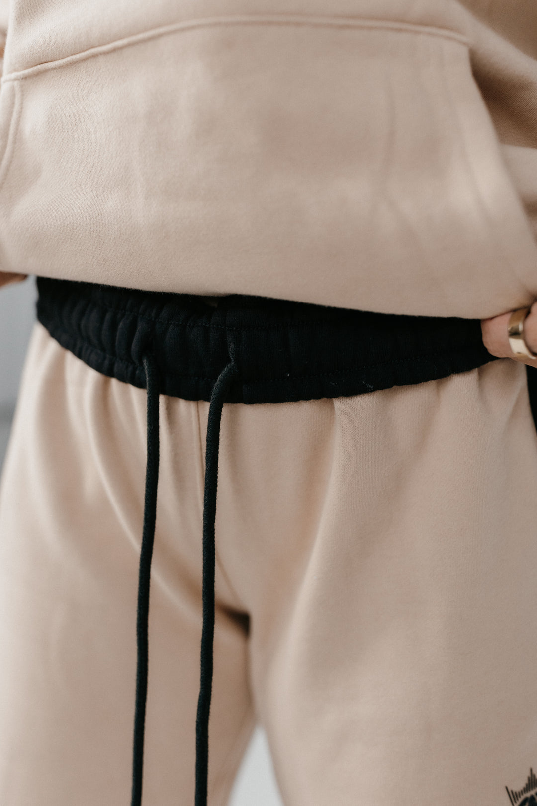 Hustlers Relaxed Lounge Sweat Pants [TAN]