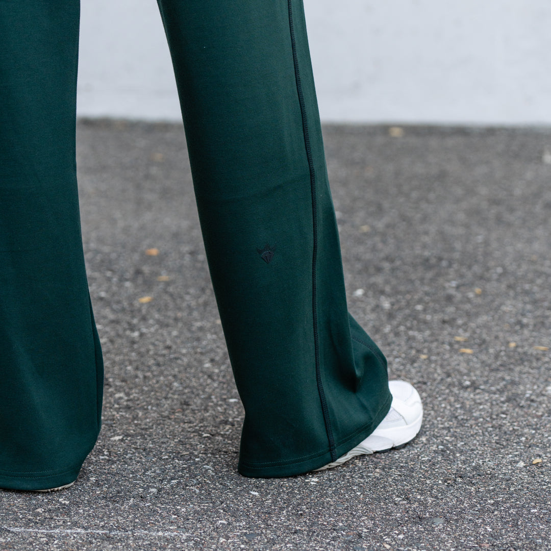 Aura Women’s Flare Sweats [EMERALD]