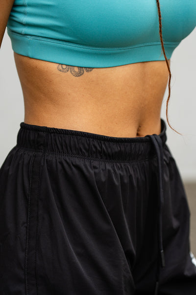 Model — Black, Full Body