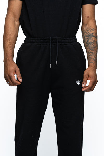 Model — Black, Seated