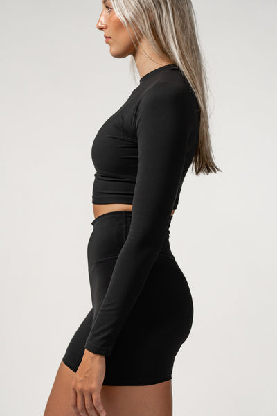 Model — Black, Full