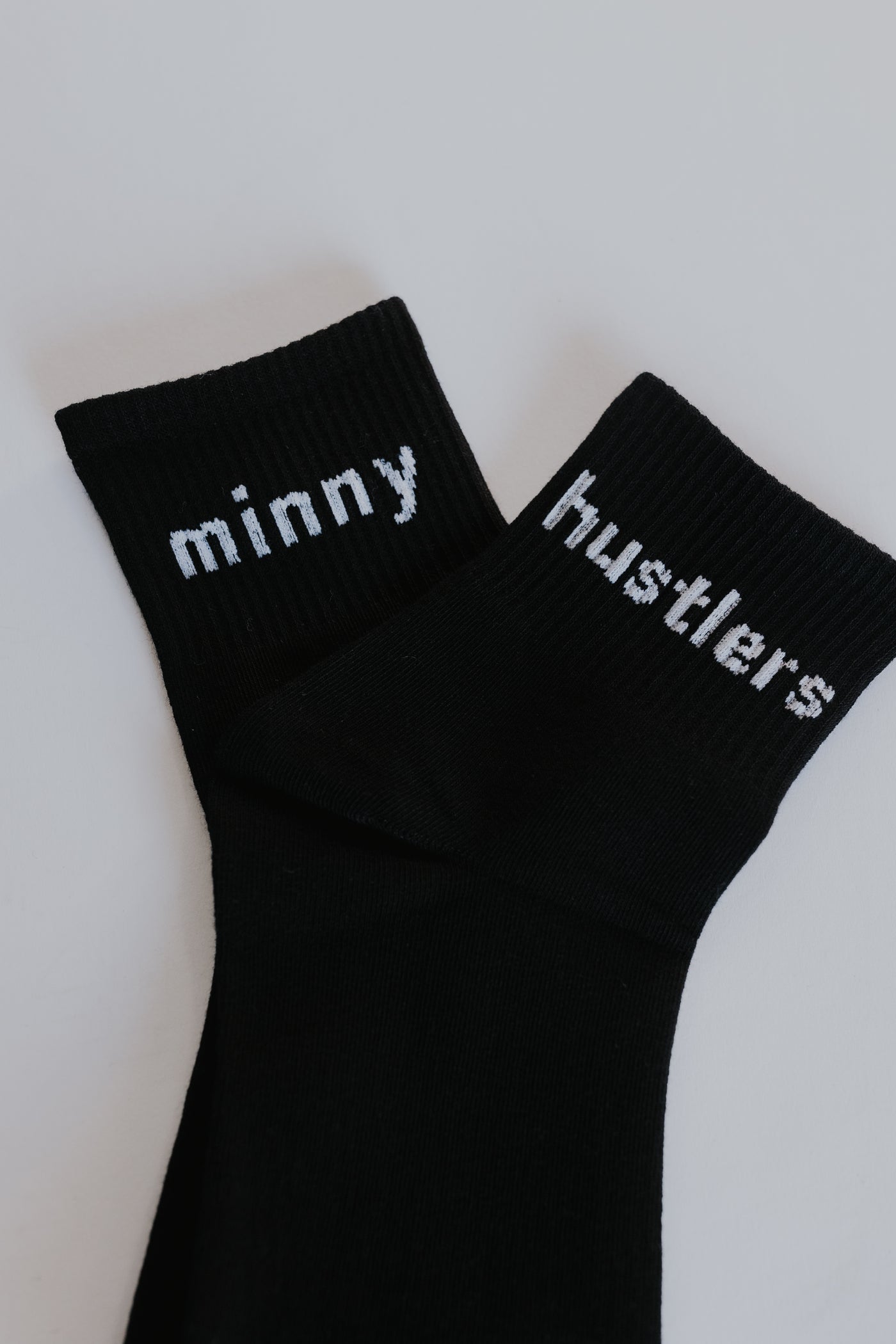 Minny Hustlers Retro Mid-Length Socks (1 pair of each color)